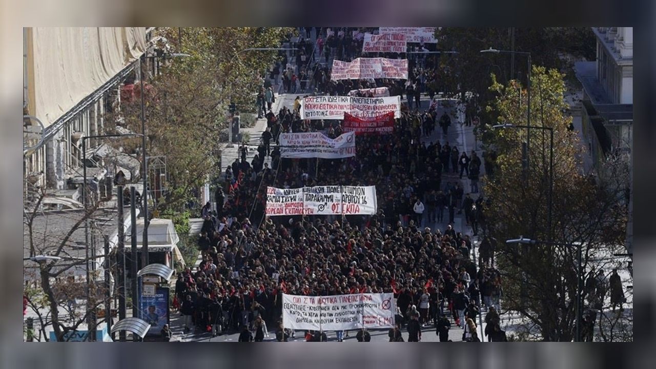 Atina'da özel üniversite krizi! Öğrenciler okulları işgal etmiş durumda