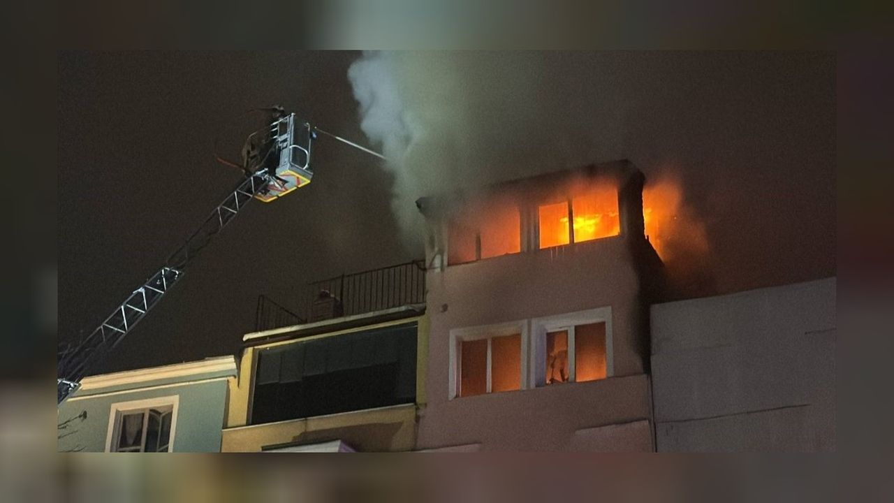 Balat'ta diğer binaya da sıçrayan yangın sonucu 1 vatandaş hastanelik oldu! 