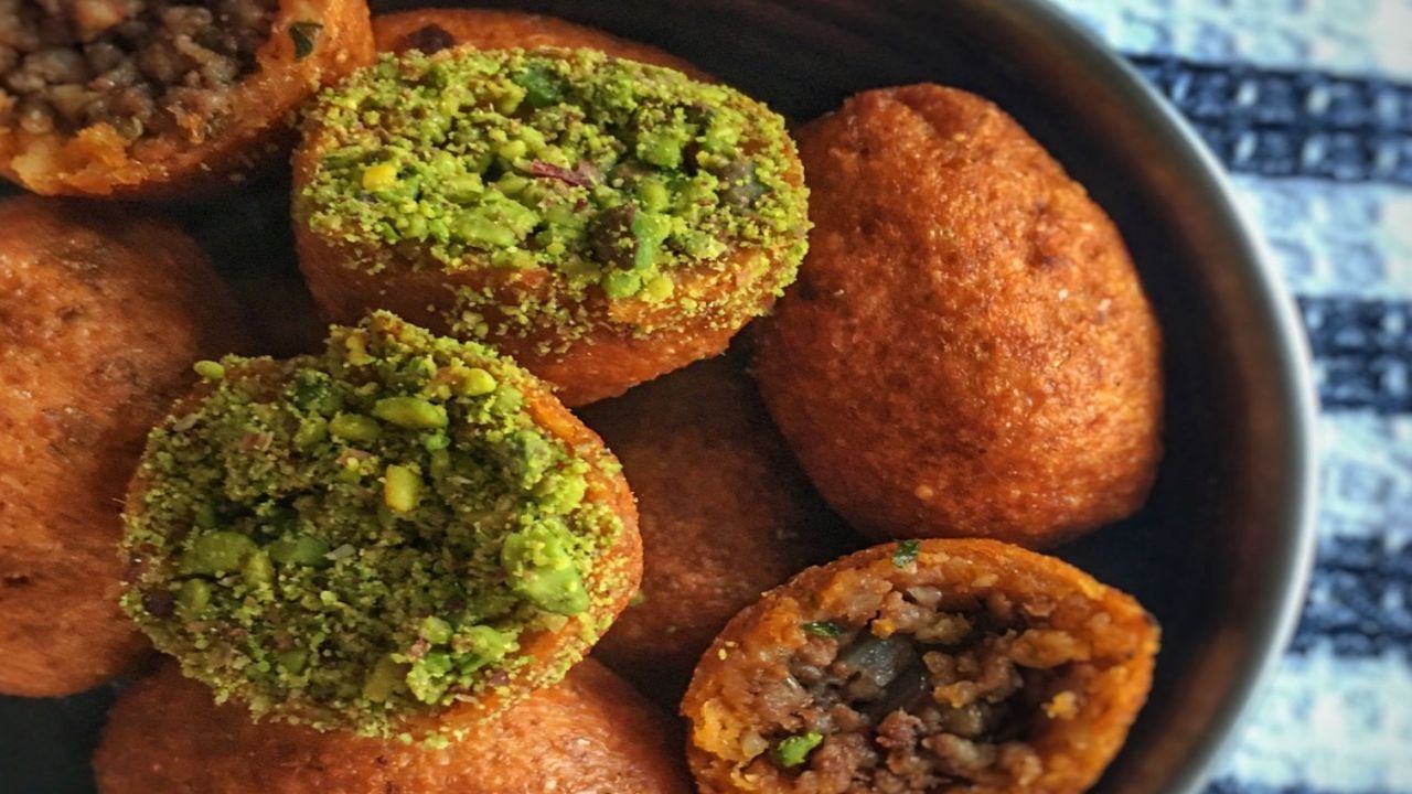 Bu yöresel lezzet evin vazgeçilmezi olacak! Şipşak 15 dakikada pişecek içli köfte tarifi 