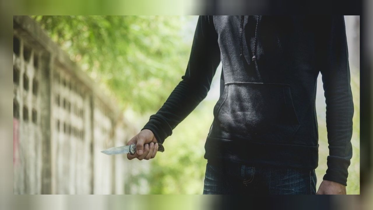 Çorum'da sokak ortasında gasp! 2 kişi bıçaklandı 