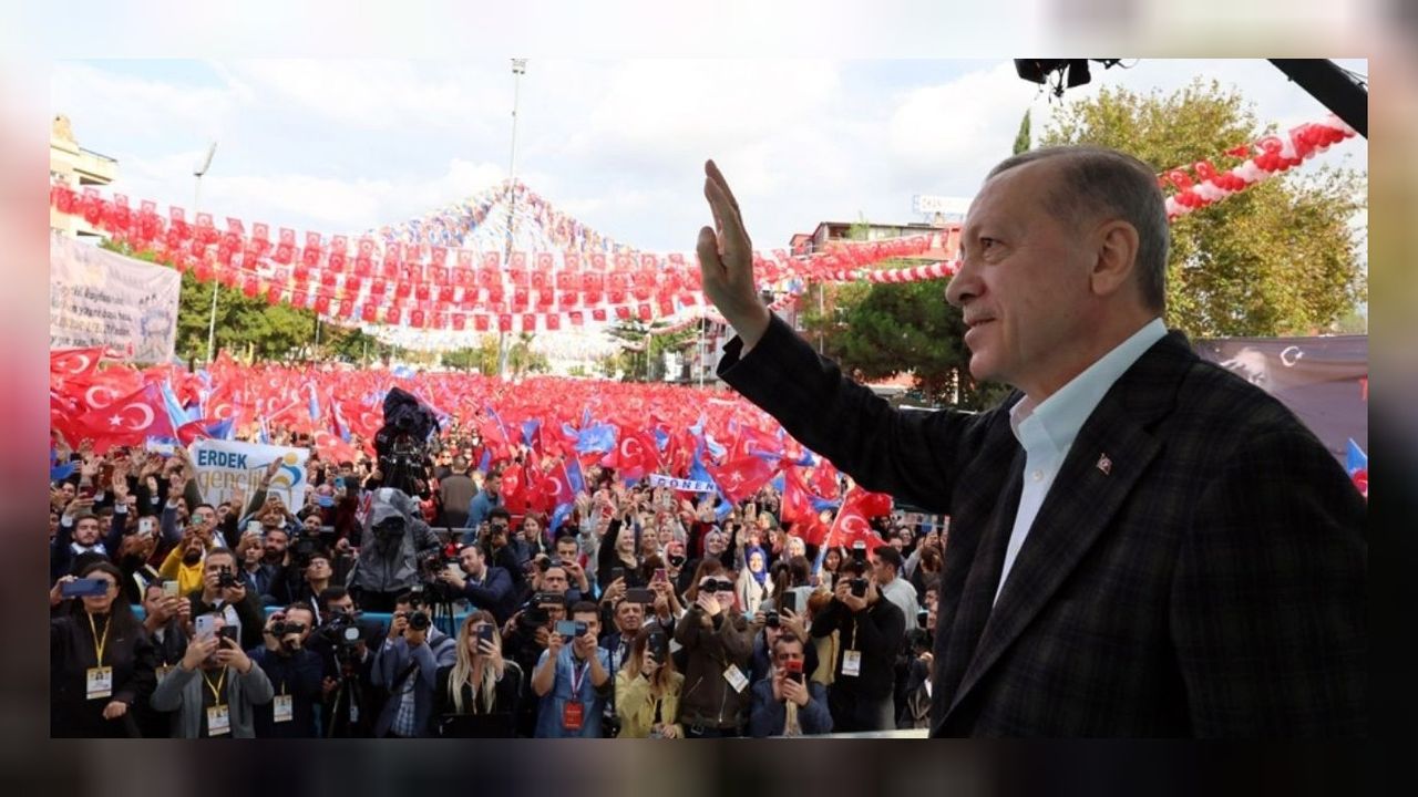 Cumhurbaşkanı Erdoğan Balıkesir'de: 'Adaylarımızın verdiği her sözün arkasında biz varız'