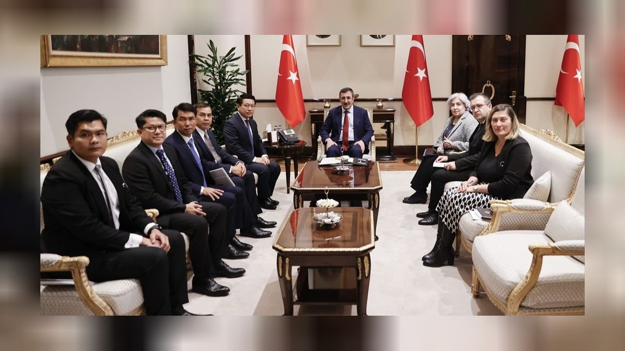 Cumhurbaşkanı Yardımcısı Cevdet Yılmaz, Laos heyetini kabul etti 