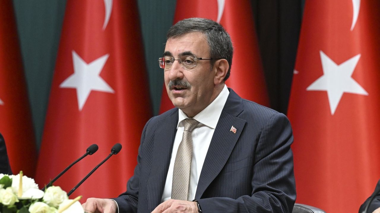 Cumhurbaşkanı Yardımcısı Yılmaz Diyarbakır halkına müjdeli ulaşım haberini verdi! 