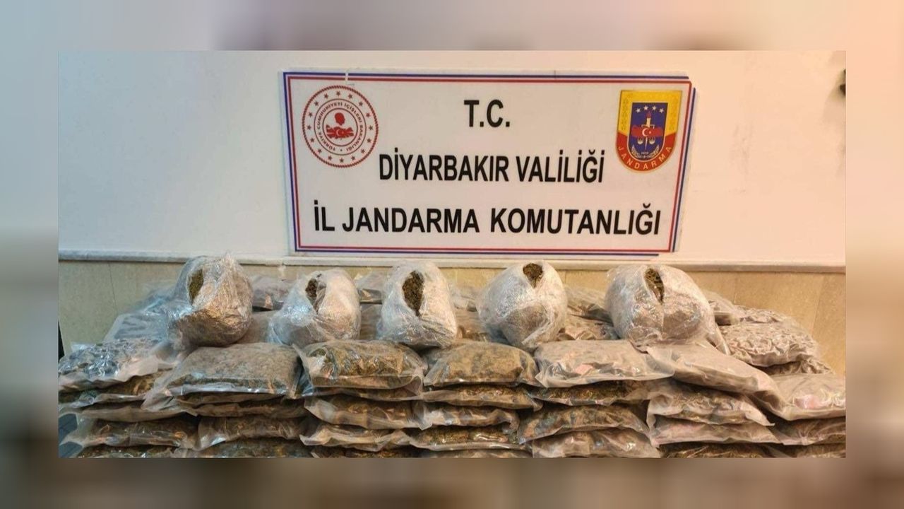 Diyarbakır'da zehirle mücadele! 67 kilogram esrar ele geçirildi