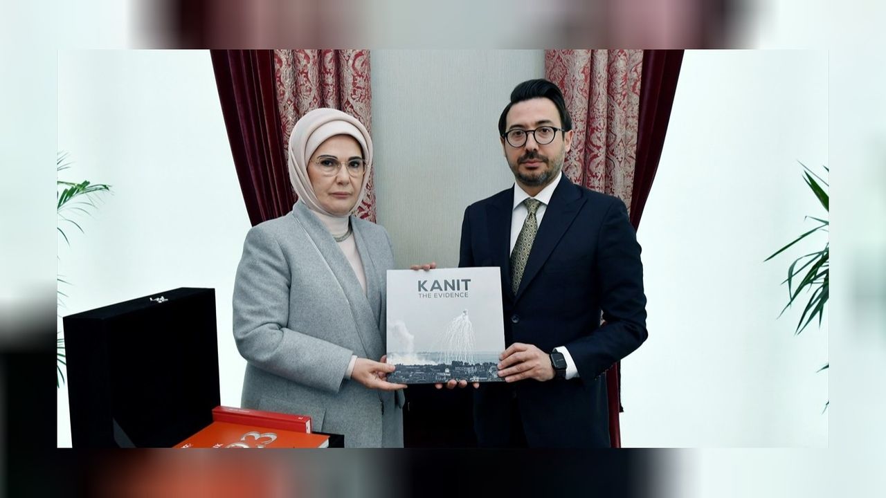 Emine Erdoğan 'Yılın Kareleri'nde 6 fotoğrafı oyladı! 