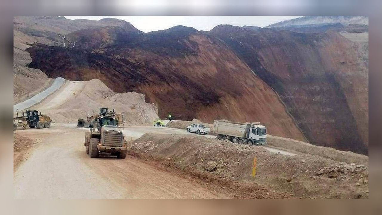 Erzincan'da toprak altında kalan işçilerin yakınları psikososyal destek alıyor 