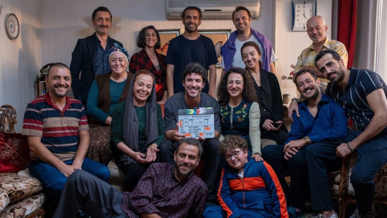 Erkan Kolçak Köstendil, Sarp Apak ve Kaan Yıldırım'dan İyi Bir Aile Değiliz filmi Cuma günü vizyonda!