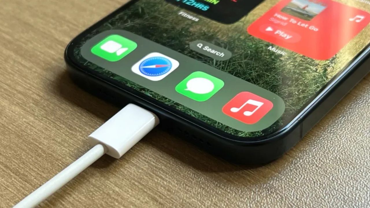iPhone 15 Pro’daki bir özelliği kapatarak pil ömrünün üst düzeye çıkarıldığı ortaya çıktı! 