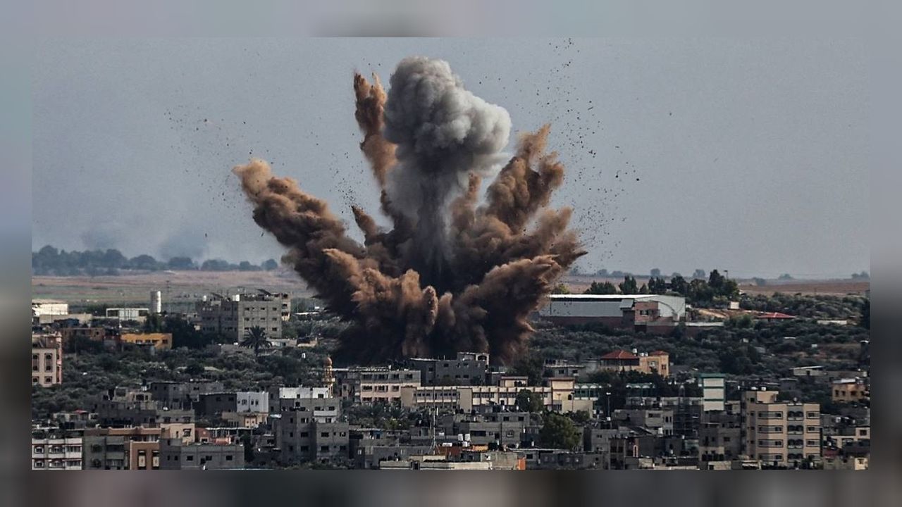 İsrail öldürdüğü Filistinlilerin evlerini patlatıyor! 