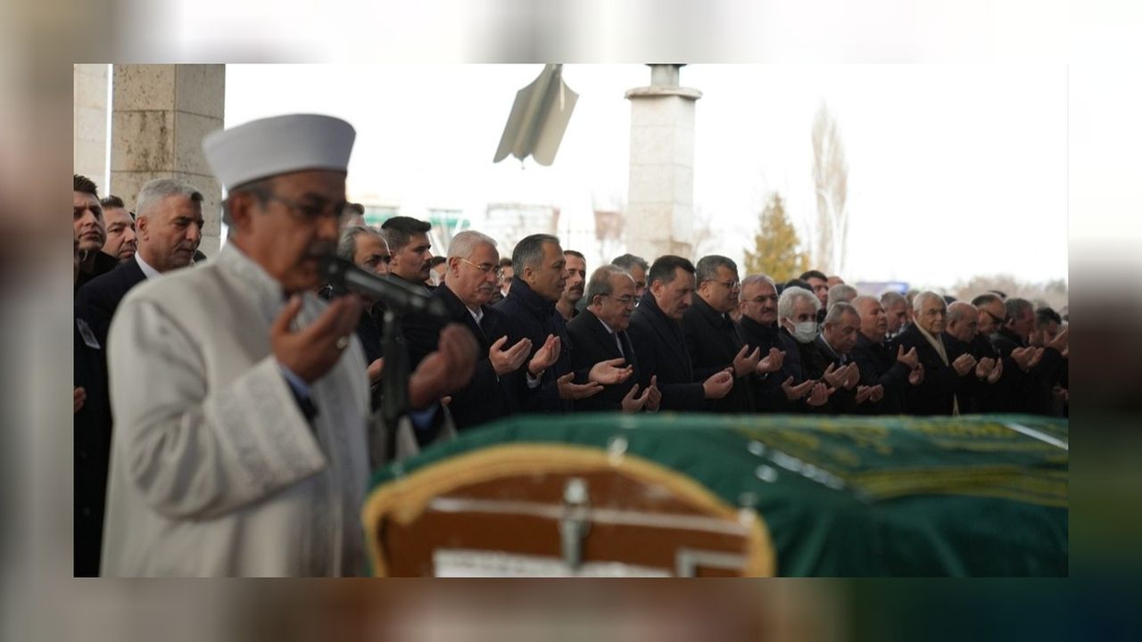 Milli Savunma Bakanı'nın babası Fikret Güler'in cenazesi Ankara'da kaldıldı