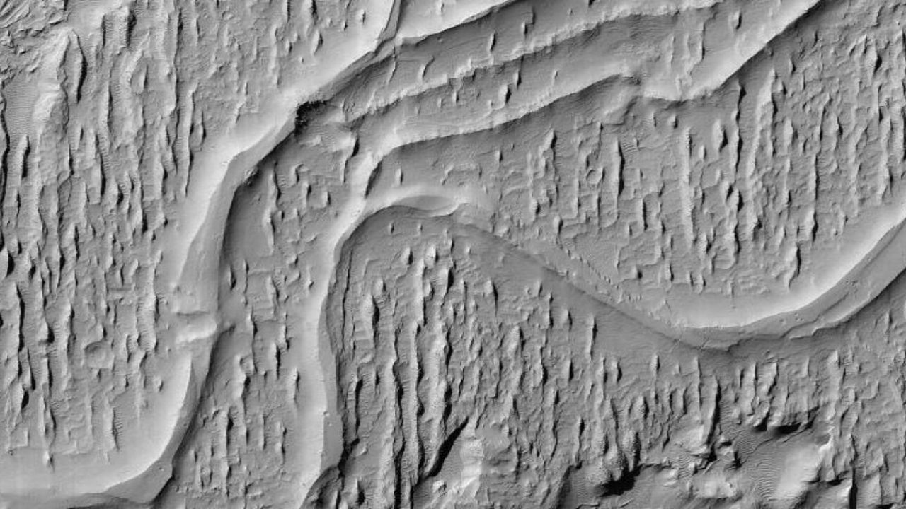 NASA Mars'taki antik nehirlerin görüntüsünü paylaştı!