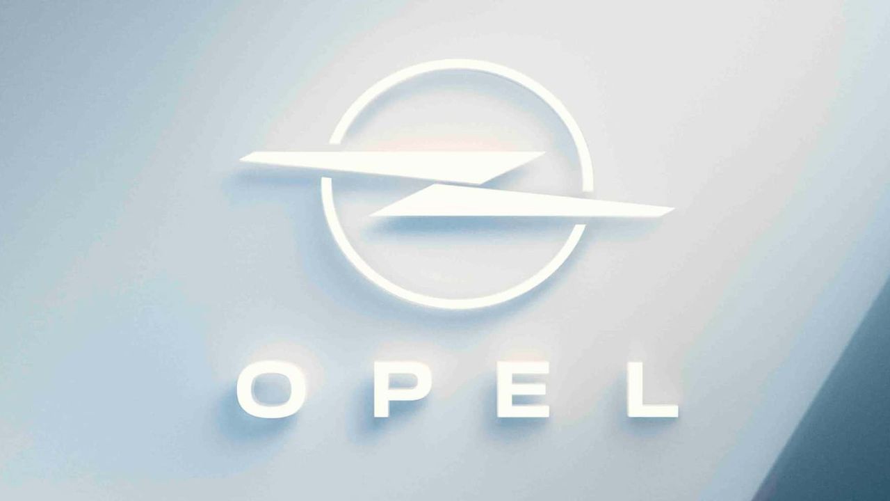 Opel o modelde fiyatı düşürdükçe düşürdü! Arabası olan bile yatırımlık tercih ediyor