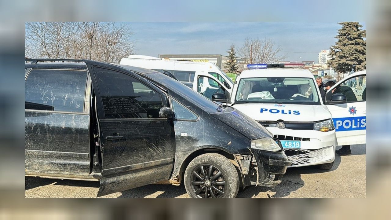 Polisten kaçan sürücü ekip otosuna çarptı! Tam 23 farklı suçtan kaydı varmış 