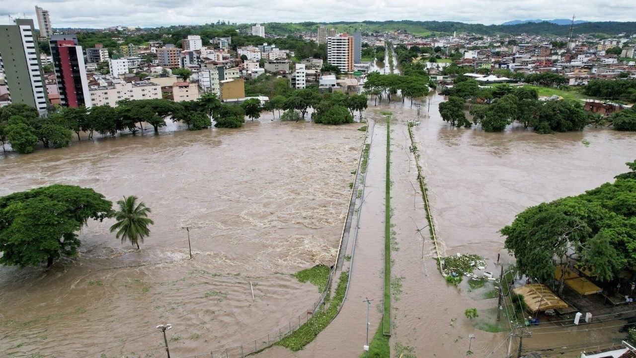 Şiddetli yağışlar başladı! Tam 11 bin kişi tahliye edildi 
