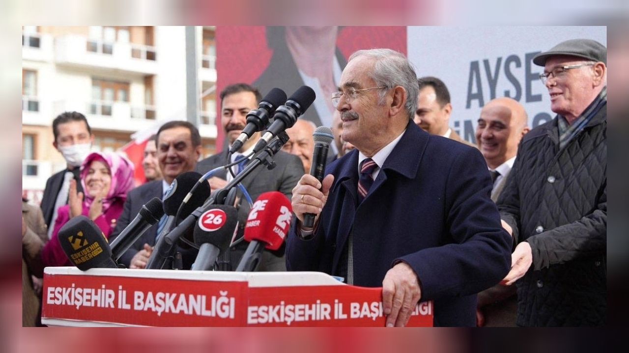 'Tarihle alay etmiyorum' diye basa basa söylese de Yılmaz Büyükerşen'e tepkiler çığ gibi büyüdü! 