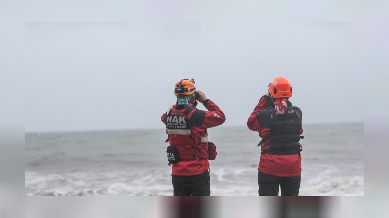 Yeri tespit edildi! Batan kargo gemisinin mürettebatı 275 personelle aranıyor! 