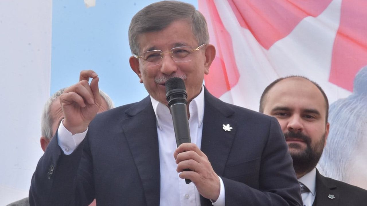 Ahmet Davutoğlu: "Emeklilere IMF ile anlaşarak para veremiyorlar"