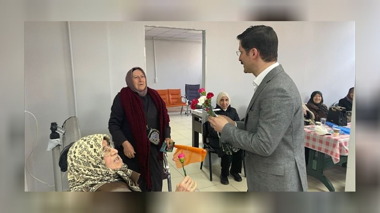 AK Parti'nin Bolu adayı emekliye 5 bin TL ikramiye vereceğini açıkladı! 