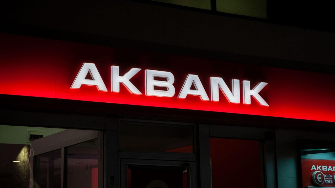 Akbank kredileri 3 ay erteledi! Bu sabah duyurdu, başvuran bayram etti!