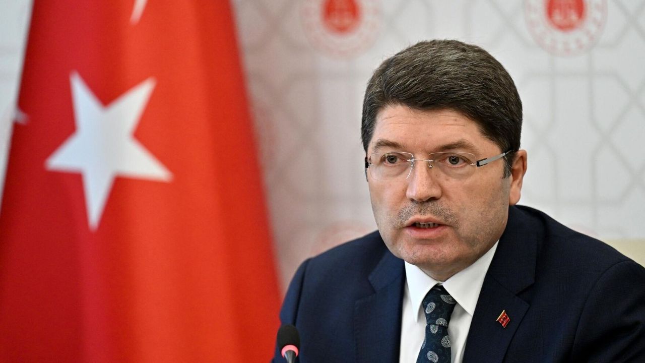 Bakan Tunç Interpol'le görüştü! Eylem Tok ve oğlu hakkında flaş açıklama 