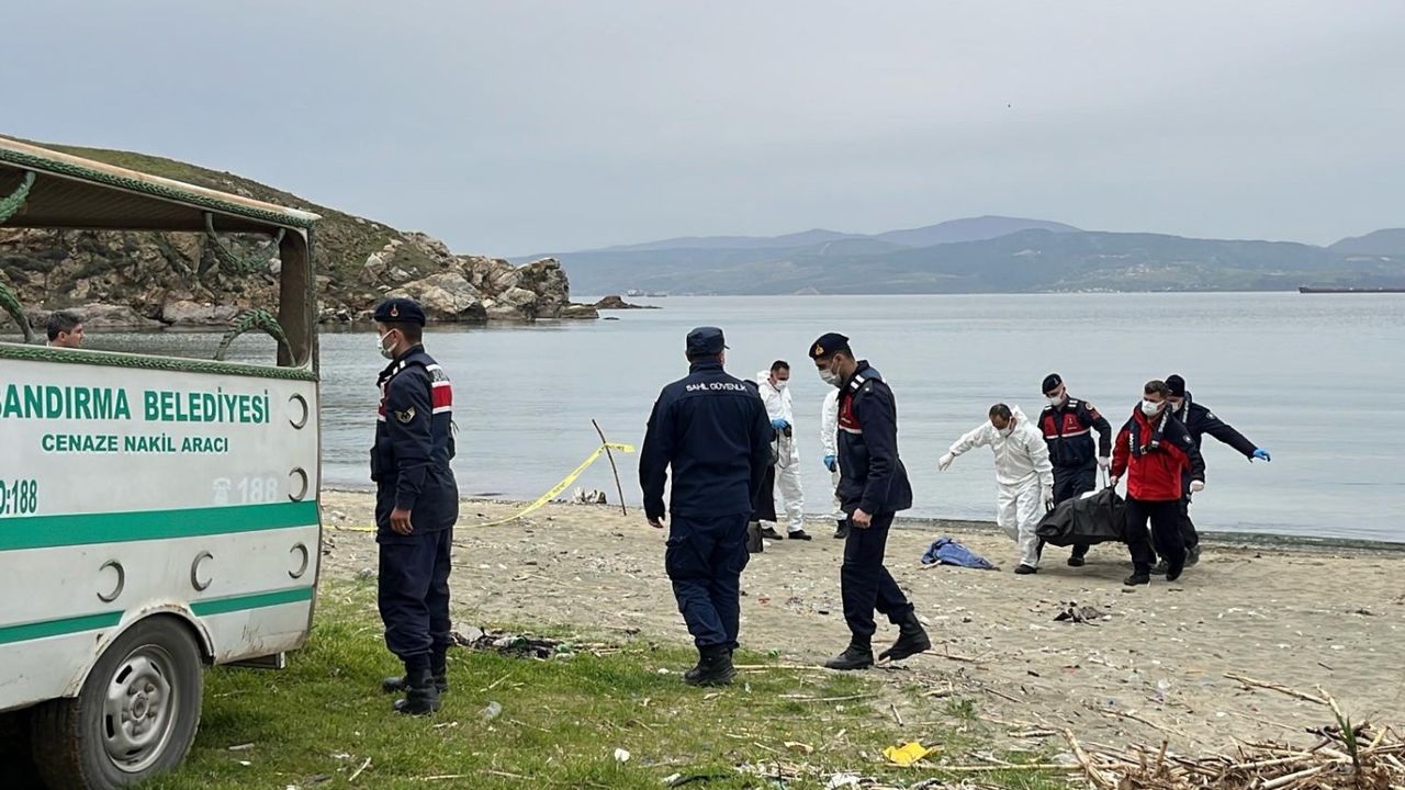 Bandırma'da kıyıya erkek cesedi vurdu! Batan kargo gemisinin mürettebatı olabilir