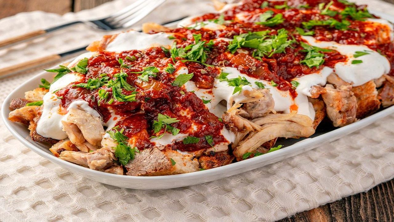 Bayat ekmeği değerlendirmenin en lezzetli yolu! Ev yapımı tavuklu papara tarifi!