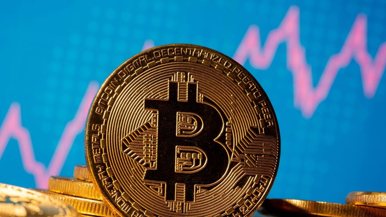 Bitcoin'de 3 yıl sonra bir ilk! Kripto paralardaki büyük sıçramanın nedeni belli oldu!