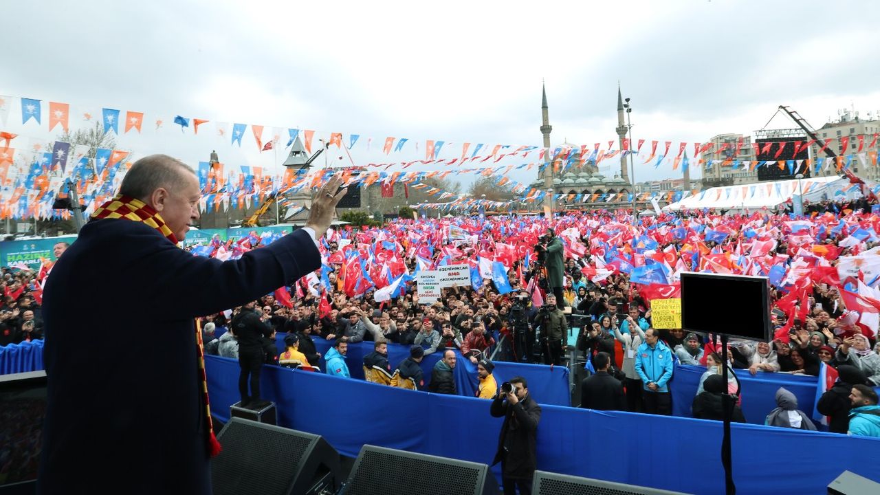 Cumhurbaşkanı Erdoğa emekliye müjdeyi verdi: '8 bin ile 12 bin TL arasına çıkardık'