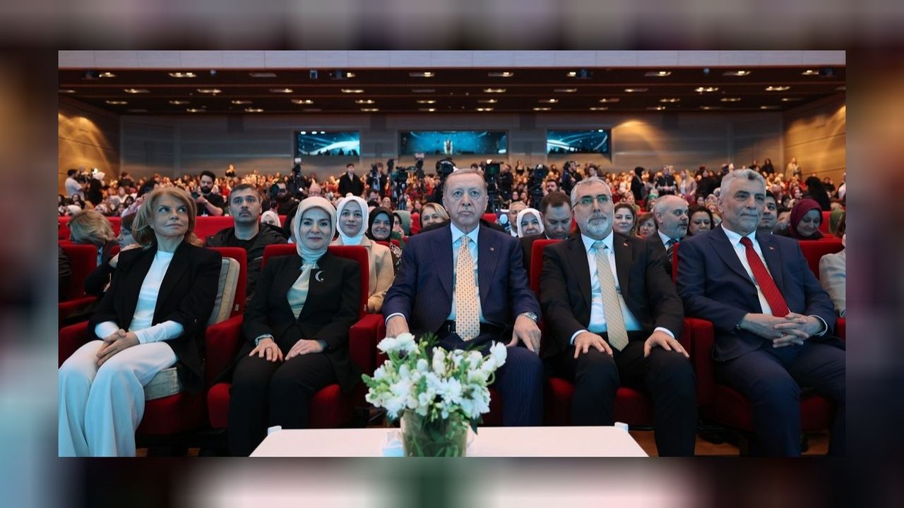 Cumhurbaşkanı Erdoğan 8 Mart Dünya Kadınlar Günü konuşmasına başladı! 