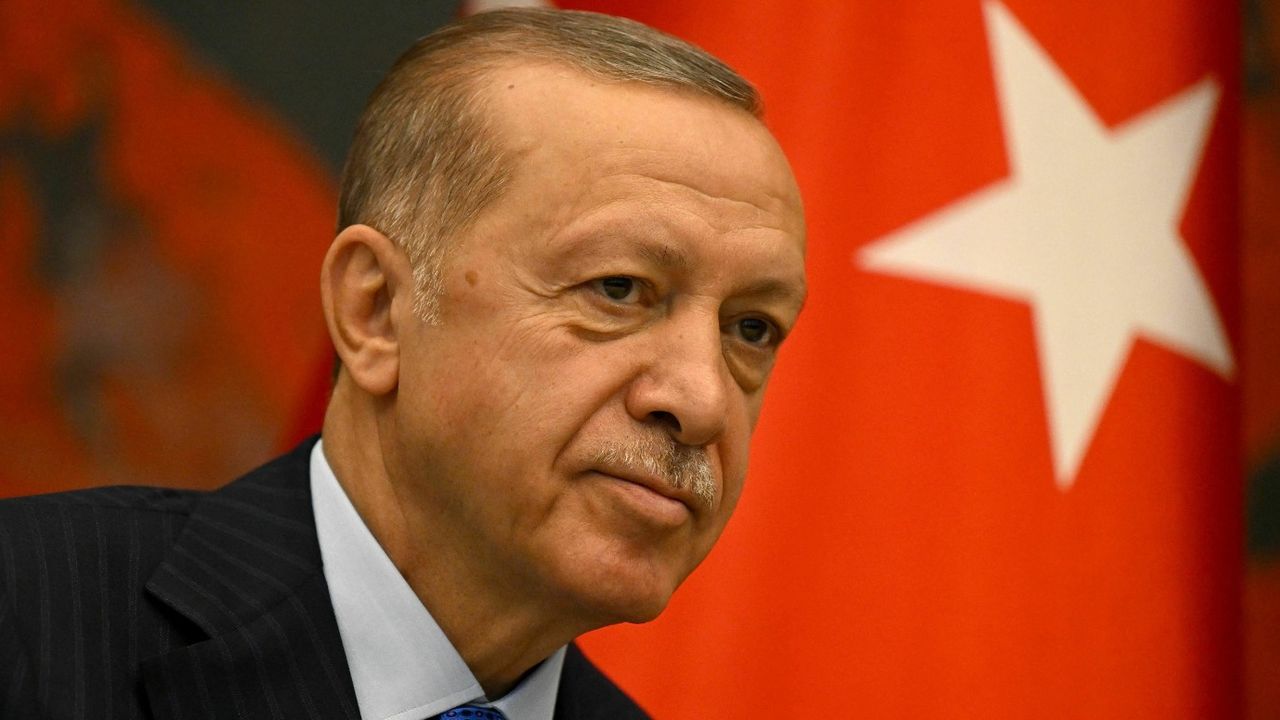 Cumhurbaşkanı Erdoğan: "Sandık hepimizin namusuna emanettir"