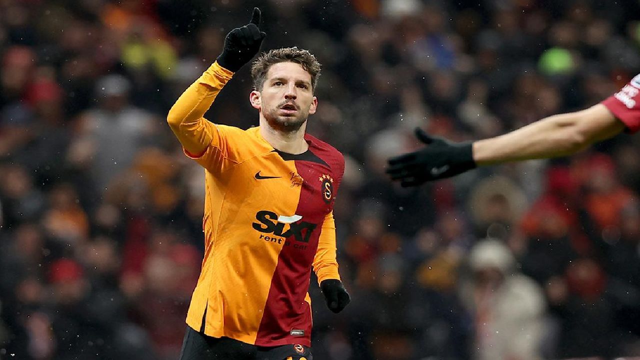 Dries Mertens Galatasaray'a cegvabını verdi