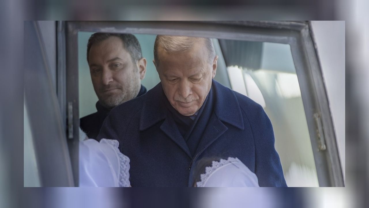 Erdoğan Erzurum mitingine başladı: 'Dadaşlar farkını gösterdi'