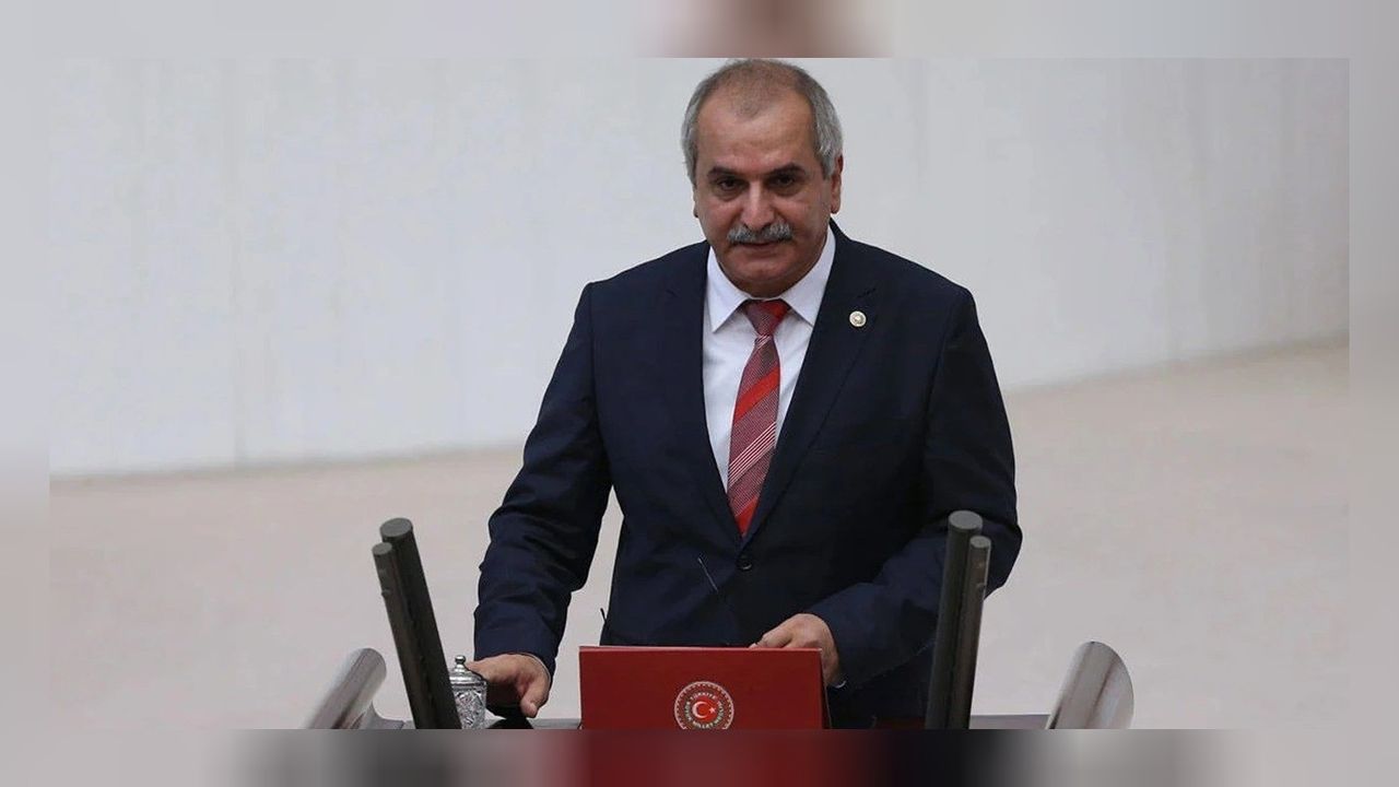 Eski İYİ Parti Milletvekili Ahmet Çelik kardeşi tarafından bıçaklandı!