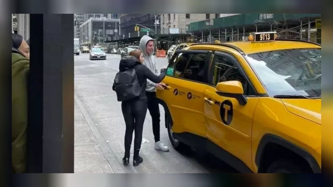Eylem Tok ve oğlunun ABD'deki 'gülümseyen' görüntüleri büyük tepki çekti