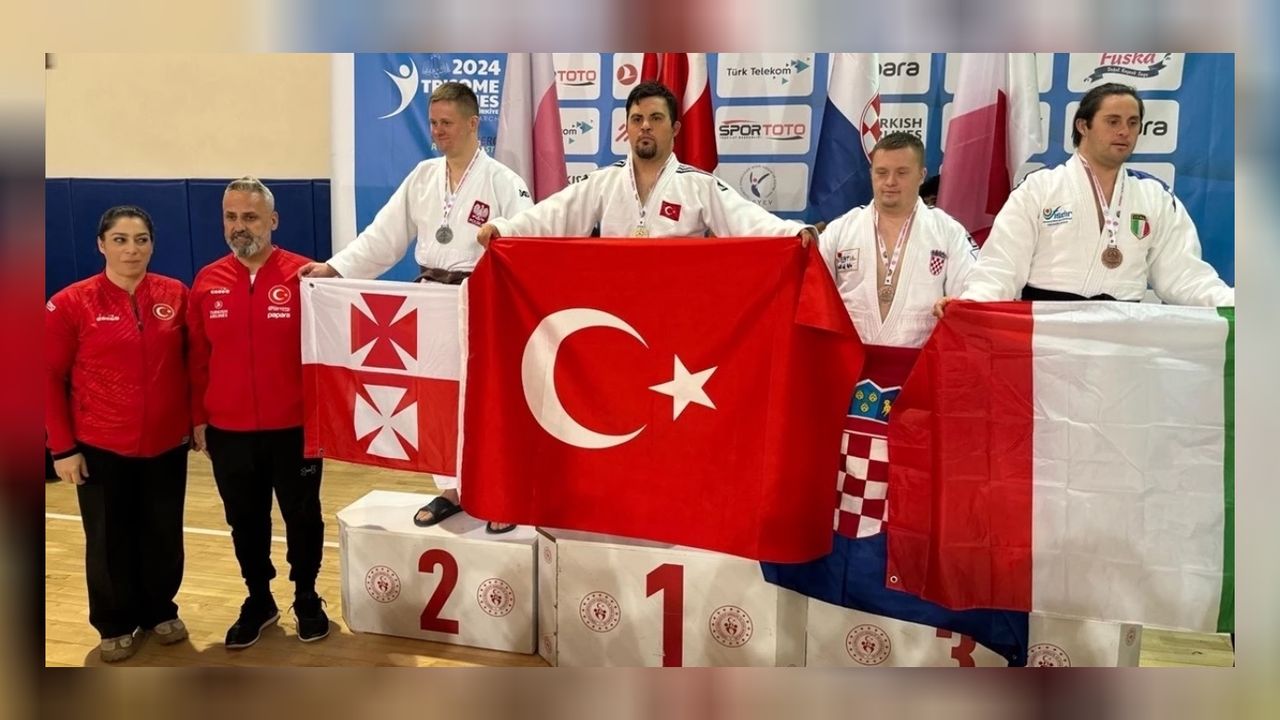 Gençlik ve Spor Bakanı down sendromlu milli sporcuları tebrik etti! 