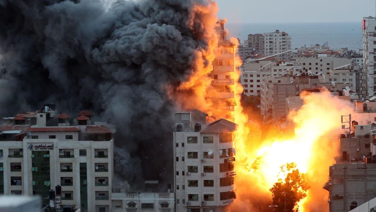 Göz göre göre ölüm! İsrail yerinden ettiği hastaları donanımsız hastanede tutuyor! 