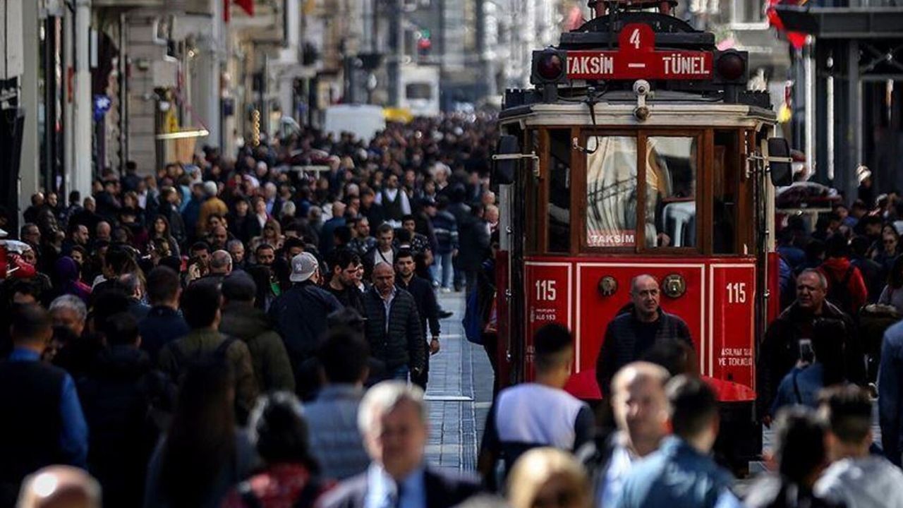 İçişleri Bakanı Yerlikaya İstanbul'da 1.4 milyon yabancı olduğunu açıkladı! 