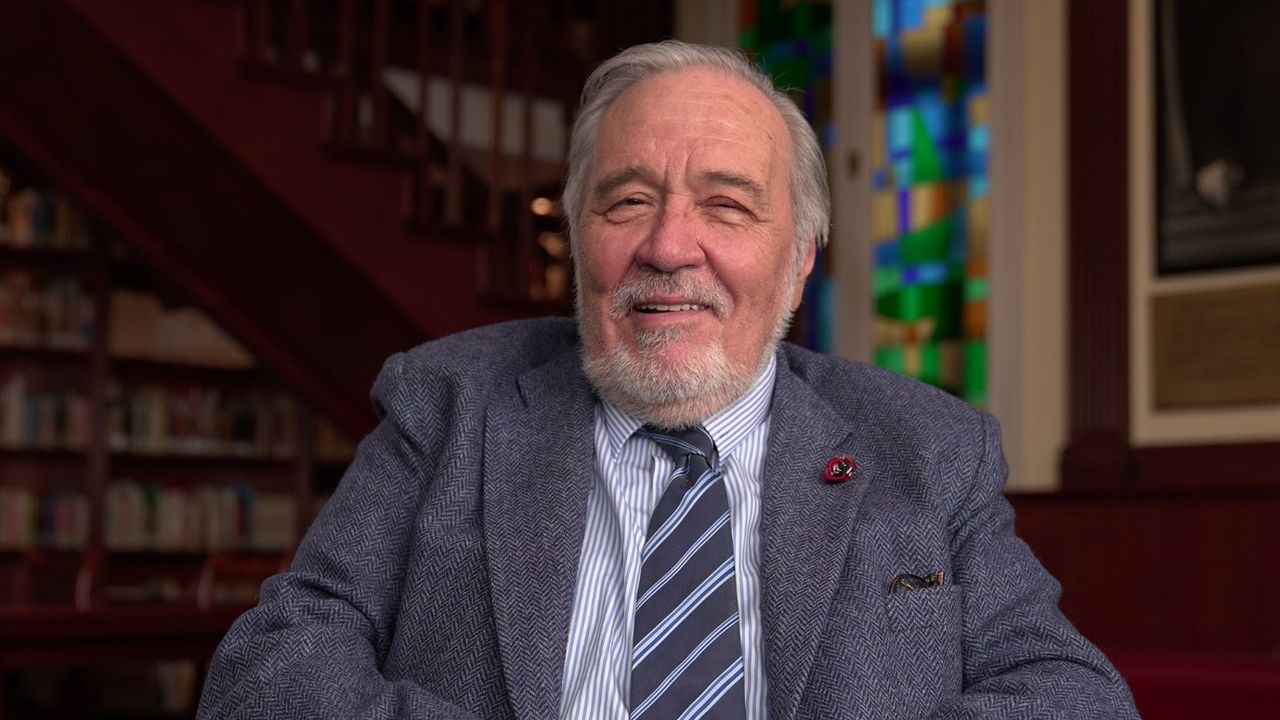 İlber Ortaylı Atatürk ve Diplomasi konferansında gençlerle bir araya geldi! 