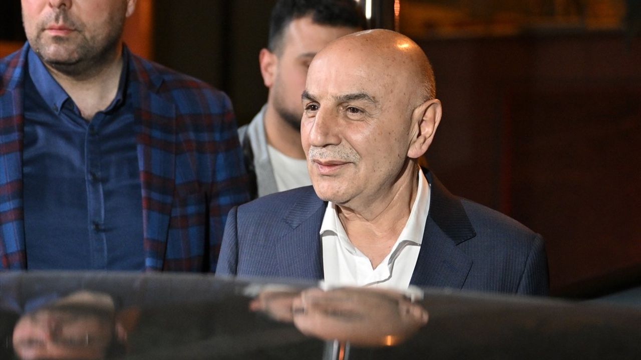 Ankara Büyükşehir Belediye Başkan adayı Turgut Altınok, gazetecilere açıklamalarda bulundu