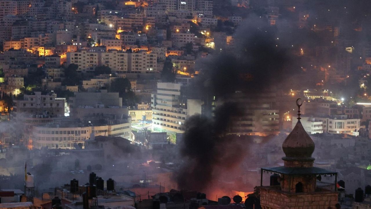 İsrail 80 Filistinliyi daha darbedip alıkoydu! Aralarında gazeteciler de var 