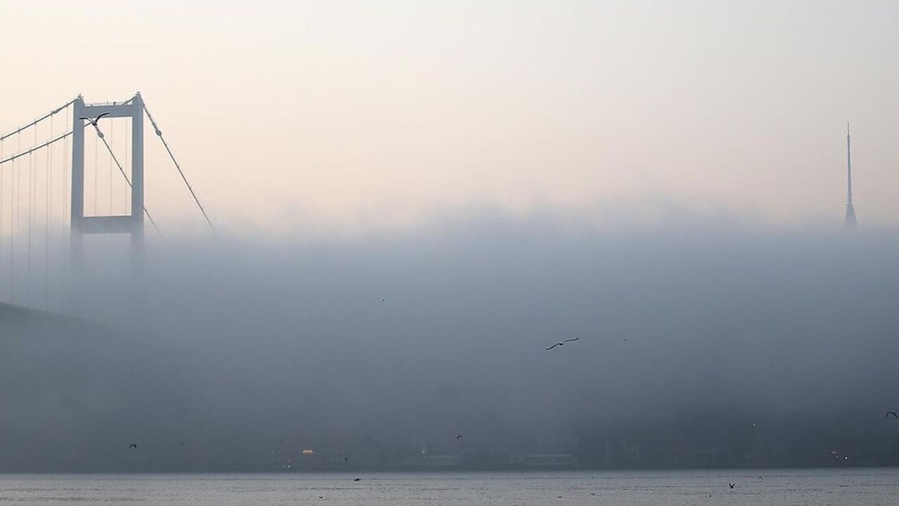 İstanbul'da sis etkili olmaya devam ediyor! 