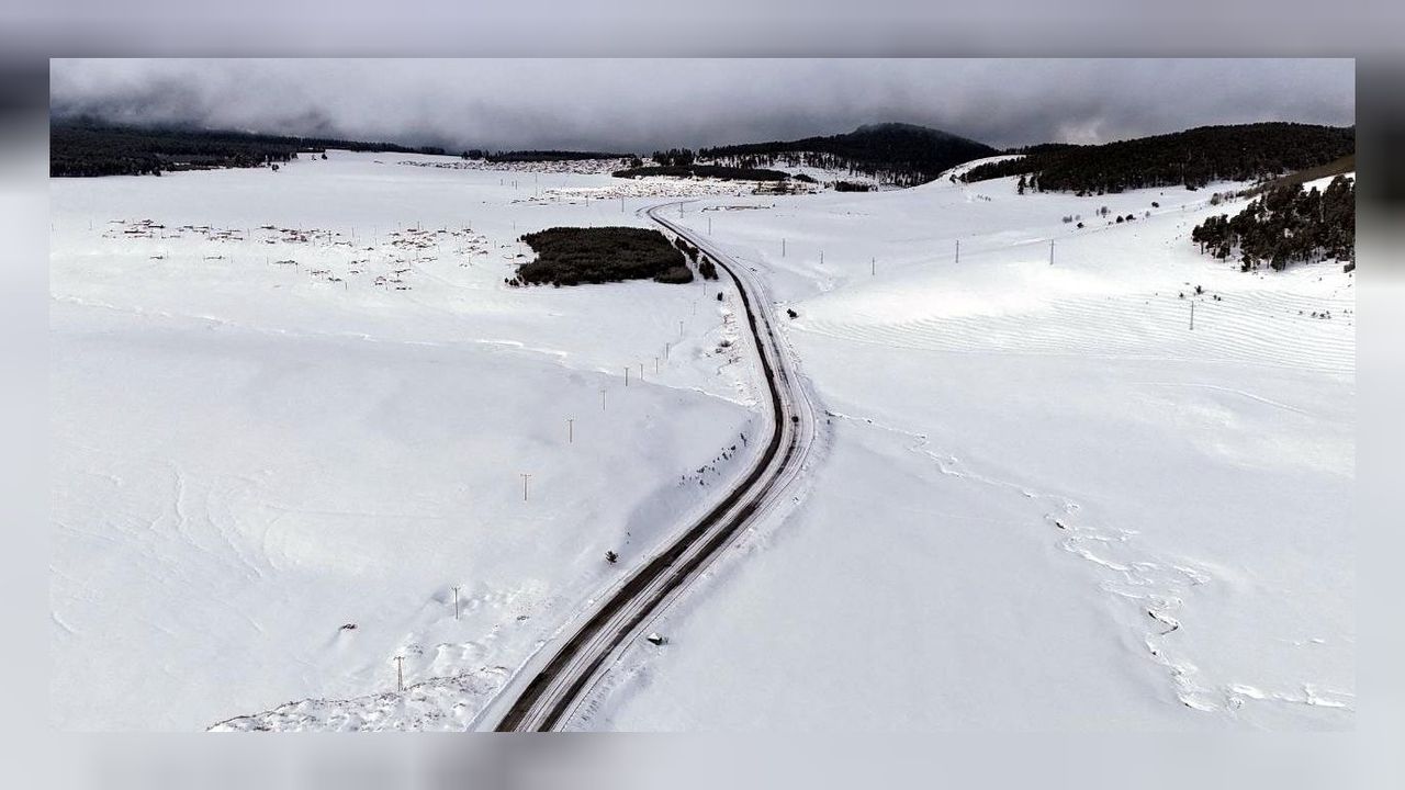 Kars ve Ardahan'da kar yağışı etkili oldu! 
