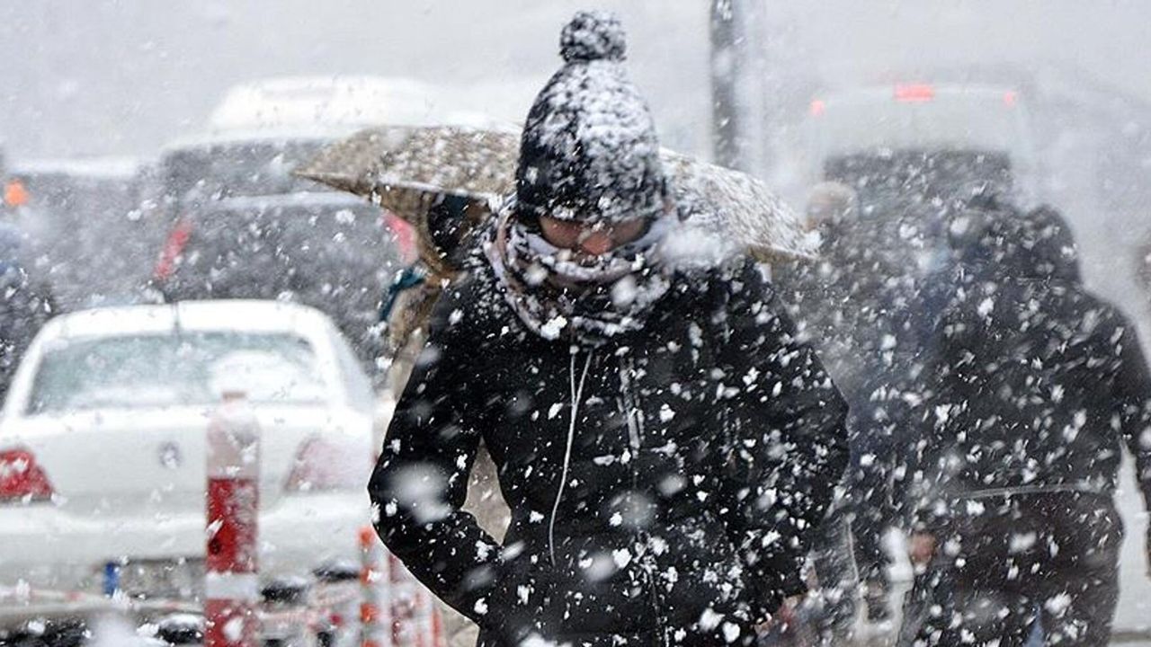Mart yine kapıdan baktırdı! Bu hafta İstanbul'a kar geliyor! 