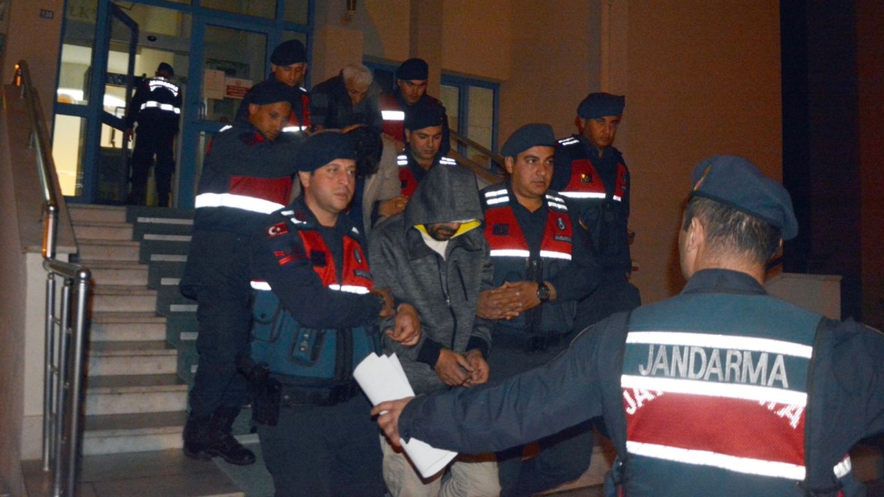 Muğla'da dolandırıcılık operasyonu: 10 şüphelinin 3'ü tutuklandı! 