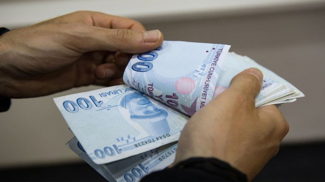 O bankanın kartı olan dikkat! Her alışverişe yüzde 50 indirim ile 5 bin lira kardasınız