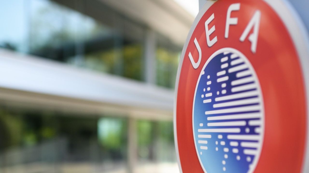 Sıcak gelişme! UEFA sarı-lacivertli takıma ceza verdi 