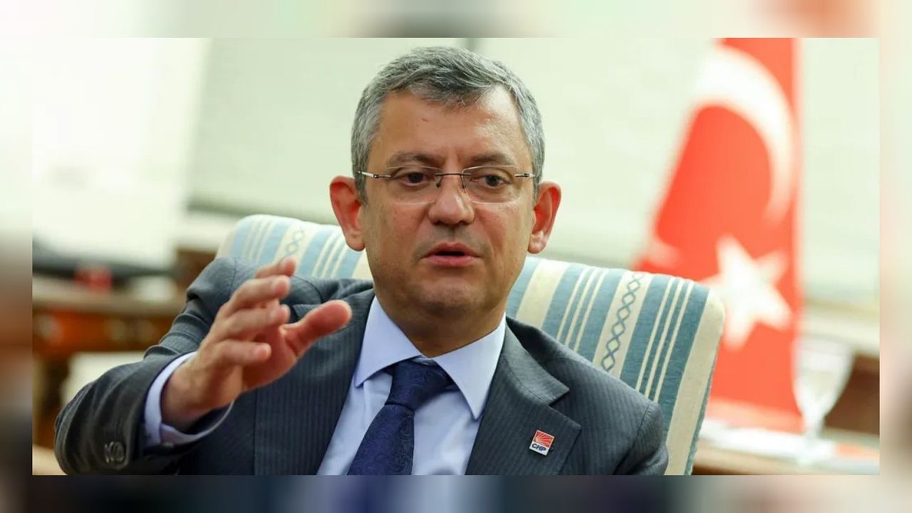 Son dakika! CHP seçim otobüsüne Trabzon'da taşlı saldırı 