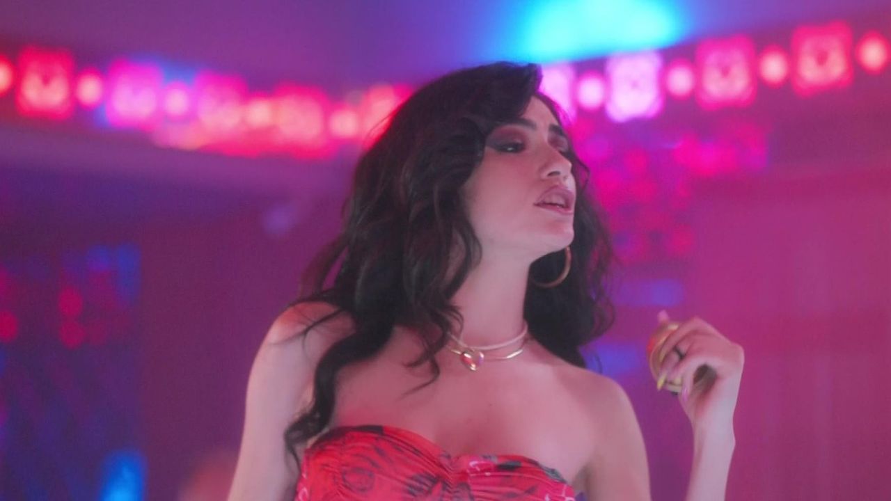 Turizmde Dilber furyası başladı! Tur şirketlerinden dudak uçuklatacak fiyata pavyon turu! 