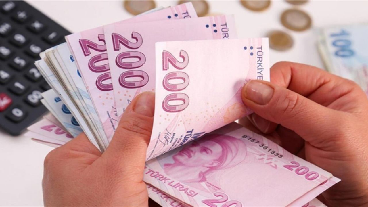 Yapı Kredi şubesine giden 12.500 TL alıyor! Tek şartla emekliye para yağacak