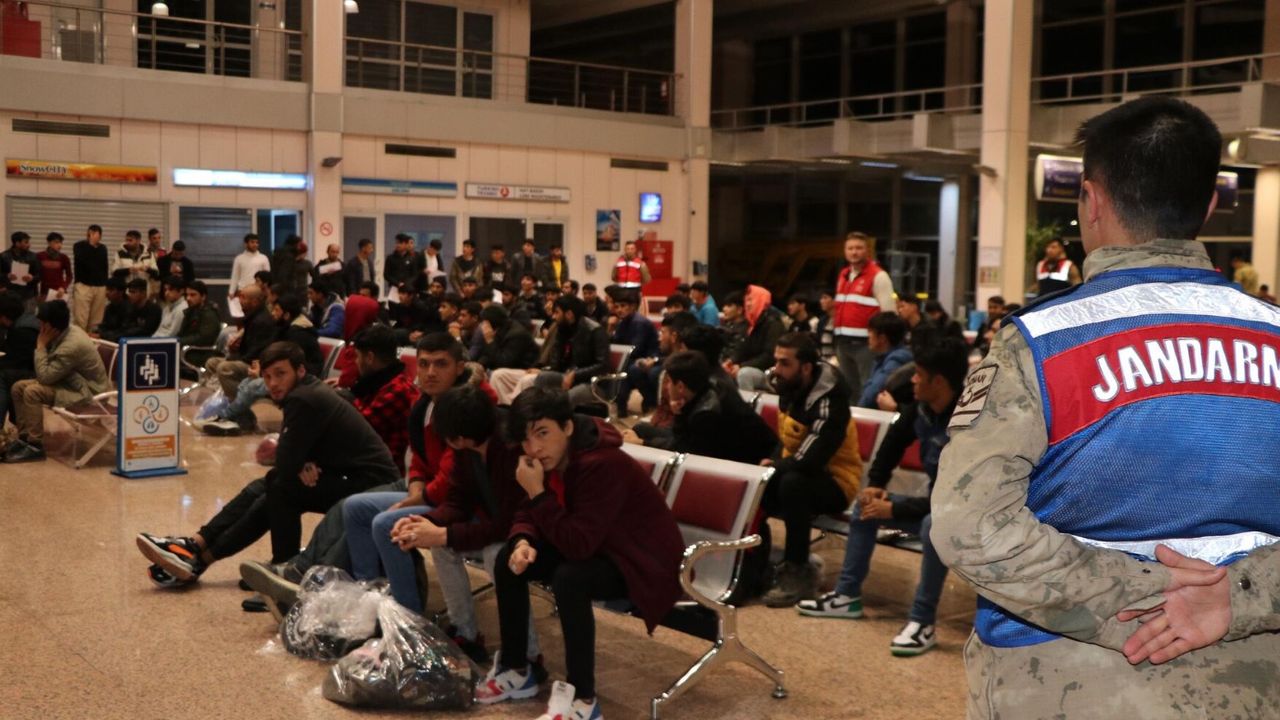 26 kaçak göçmen Kırklareli'nde yakalandı 